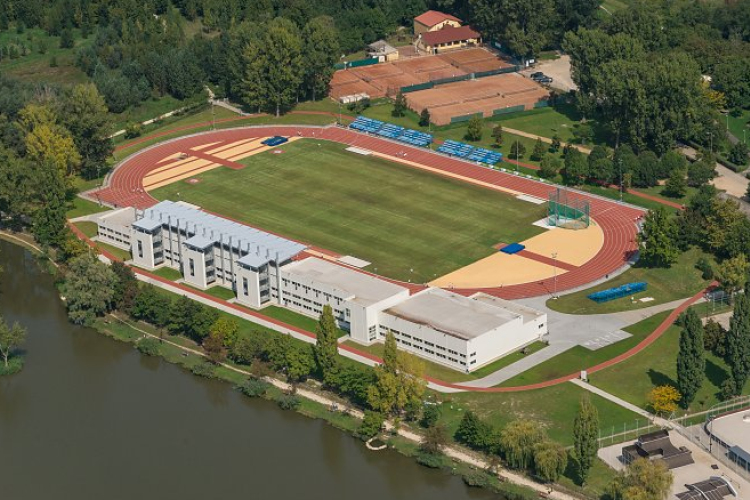 Felnőtt és serdülő atlétikai csapatbajnokság a Bregyó-közi Sportcentrumban