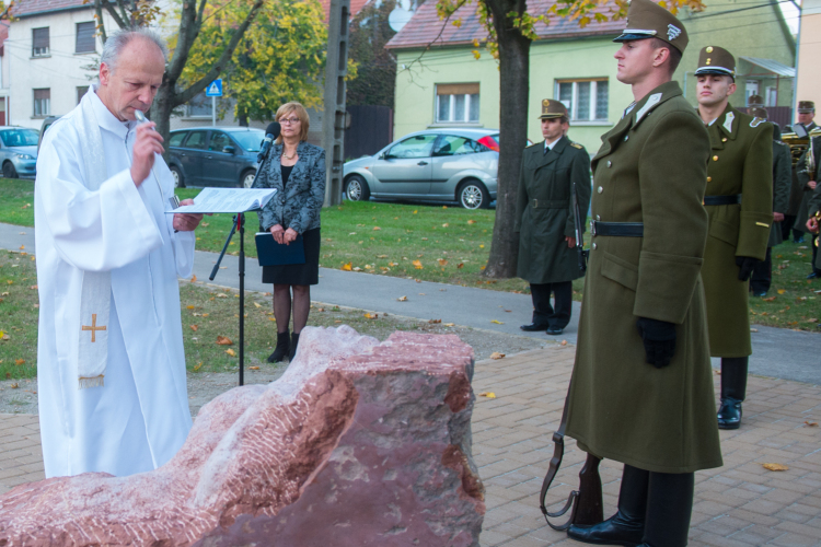 Felsőváros II. világháborús áldozatainak állítottak emlékművet