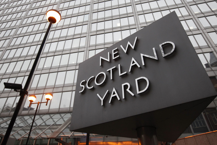 Savas támadás Londonban - tucatnyi a sérült
