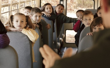 Szigorodnak az iskolai buszos kirándulások szabályai