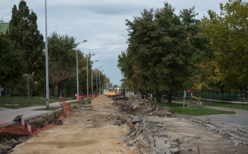 A víziközművek szakaszos építésével zajlik a felújítás a Ligetsoron