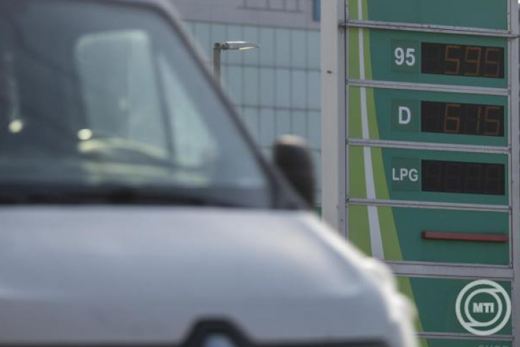 A független benzinkutasok üzemanyagellátási nehézségektől tartanak, a Mol stabil üzemanyagellátást ígér