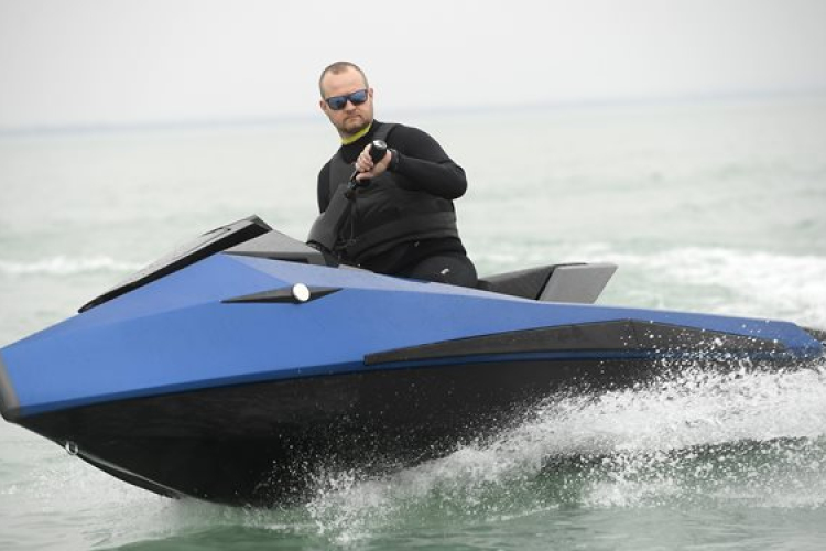 Tesztelték a világ első elektromos jet-skijét - Magyar fejlesztés