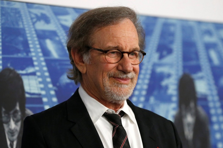 Steven Spielberget szerződtette az Apple