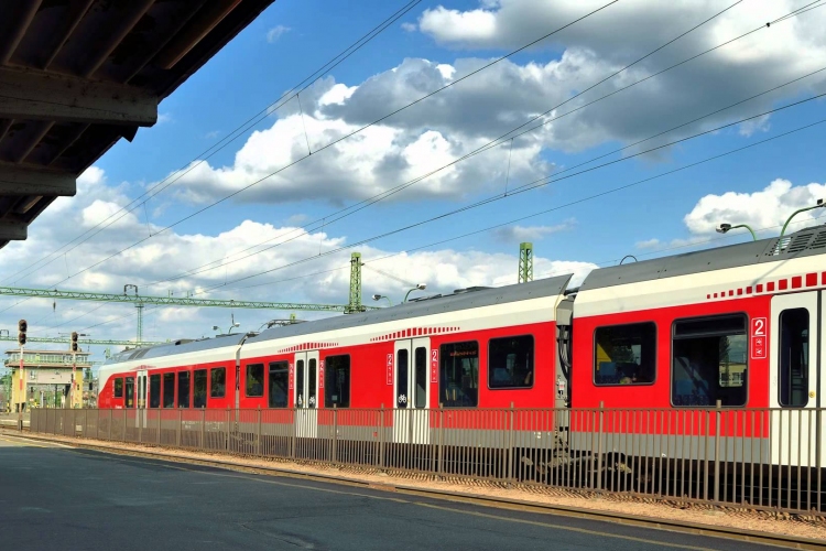 Plusz vonatokat állít forgalomba a MÁV a tüzijáték után